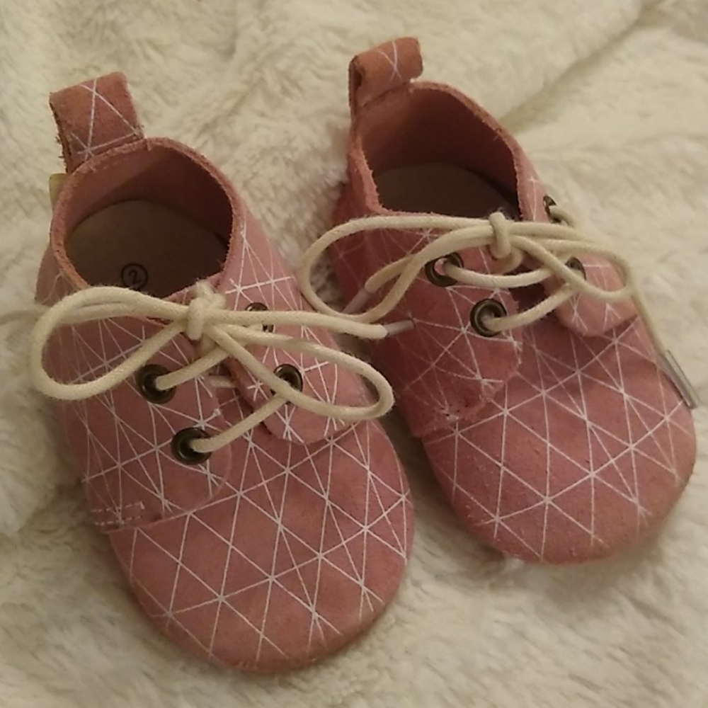 Piper Finn pink suede shoes size 2